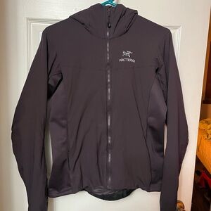 Arc’teryx atom hoody - women’s medium